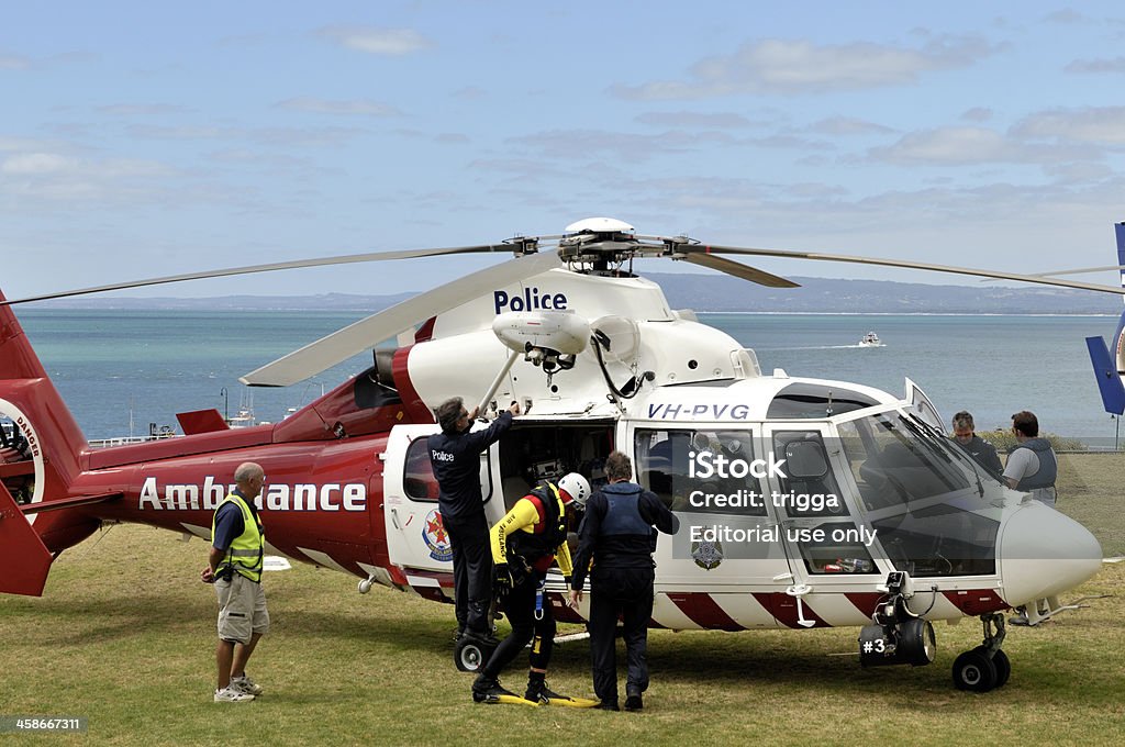 Polizia e ambulanza personale con elicottero in Melbourne, in Australia. - Foto stock royalty-free di Elicottero-ambulanza