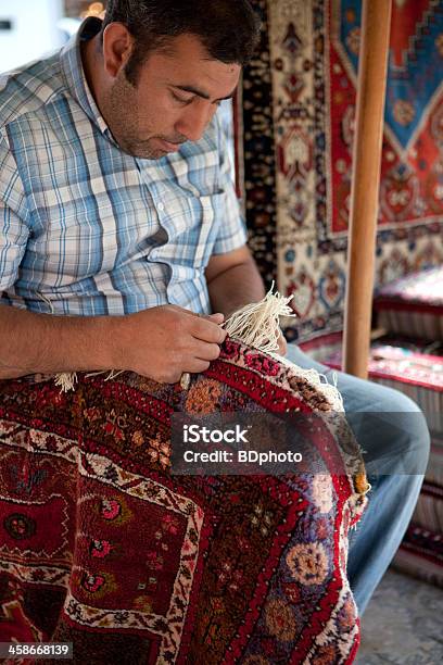 Alfombras Turcas Restauración Foto de stock y más banco de imágenes de Actividad - Actividad, Adulto, Anatolia