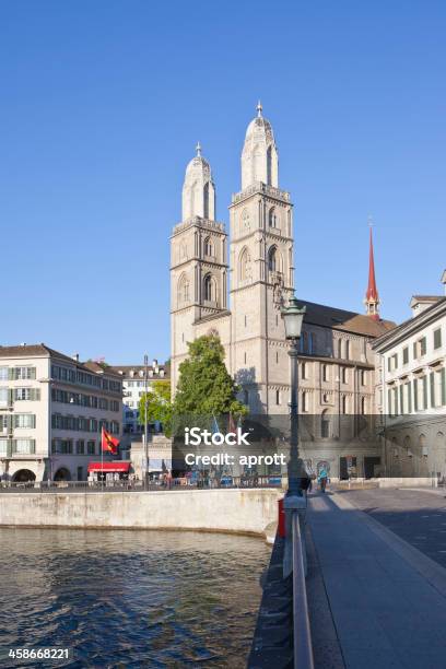 Großmünsterkirche素晴らしい大聖堂チューリッヒ - アーケードのストックフォトや画像を多数ご用意 - アーケード, カラー画像, スイス