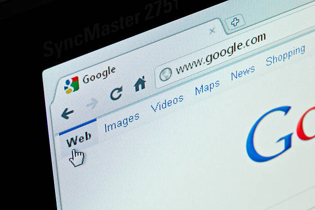 recherche google site web de googlechrome navigateur - google searching internet e commerce photos et images de collection