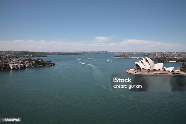 Puerto De Sydney Opera House Foto de stock y más banco de imágenes de Agua - Agua, Australia, Ciudades capitales