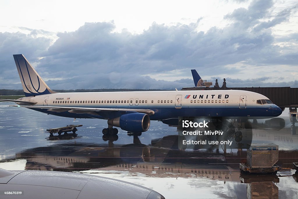 United Airlines - Foto de stock de Aeropuerto libre de derechos
