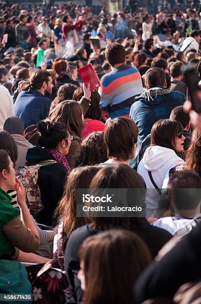 Demostración Foto de stock y más banco de imágenes de Disturbios - Disturbios, Manifestación, Activista