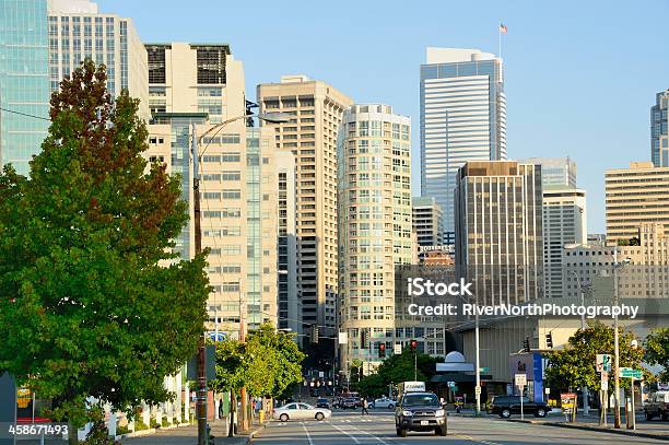 Estação Do Centro Da Cidade De Seattle - Fotografias de stock e mais imagens de Arranha-céu - Arranha-céu, Azul, Carro