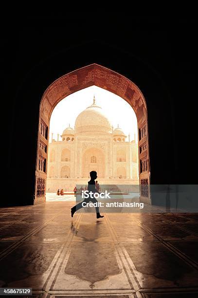 Solo A Figlio A E Il Taj - Fotografie stock e altre immagini di Agra - Agra, Architettura, Bianco