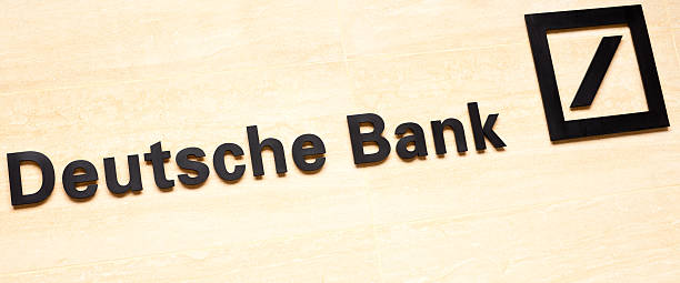 팻말 of deutsche bank 런던 - deutsche bank 뉴스 사진 이미지