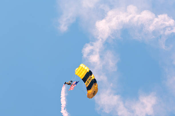 米国ます。アーミー parachutist - miltary ストックフォトと画像