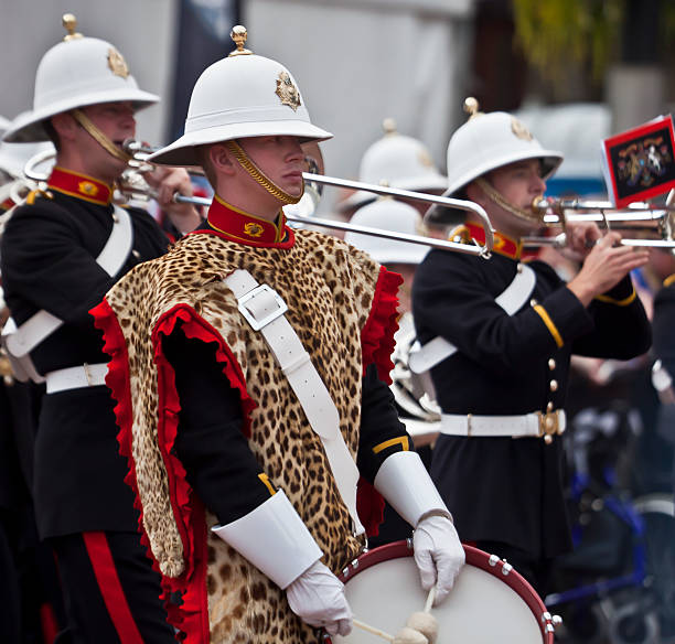 perkusista, musician i trumpeter: brytyjska piechota morska banda - royal marines zdjęcia i obrazy z banku zdjęć