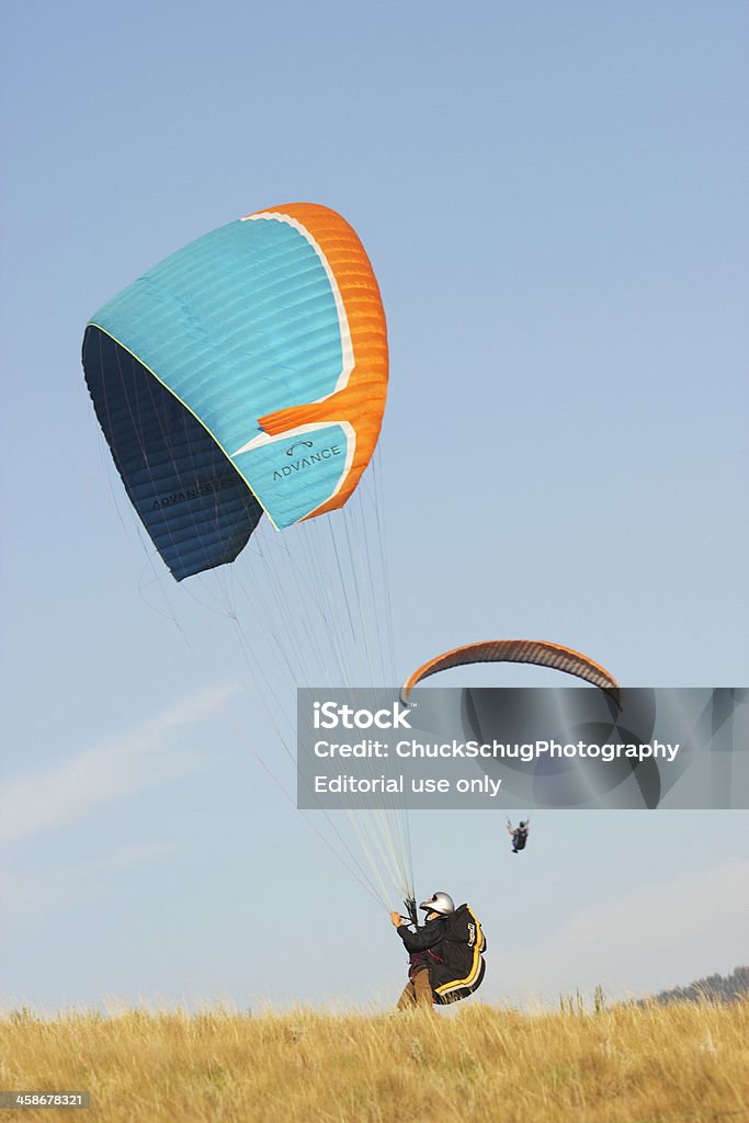 Voo Paraglider asa Cobertura - Royalty-free Adulto Foto de stock