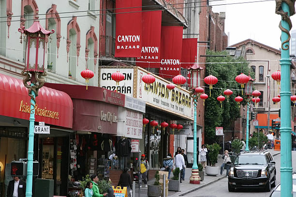 ruas de chinatown, san francisco, califórnia, - lantarn imagens e fotografias de stock