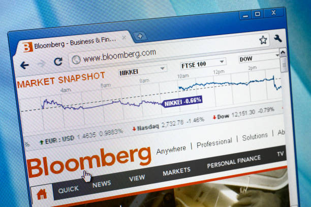 bloomberg page web sur le navigateur - bloomberg photos et images de collection