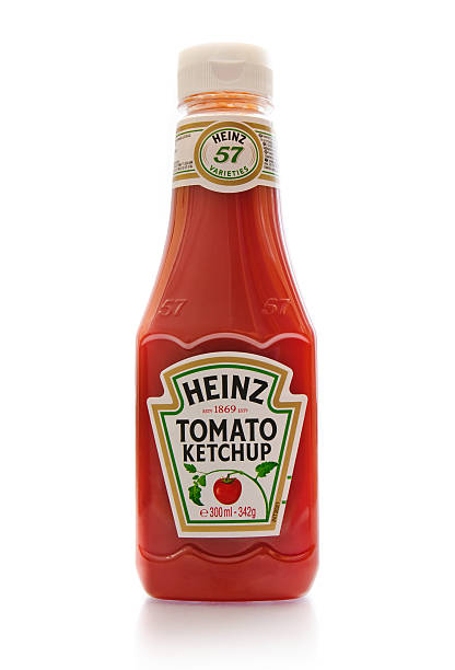 heinz ketchup - ketchup brand name isolated on white isolated - fotografias e filmes do acervo