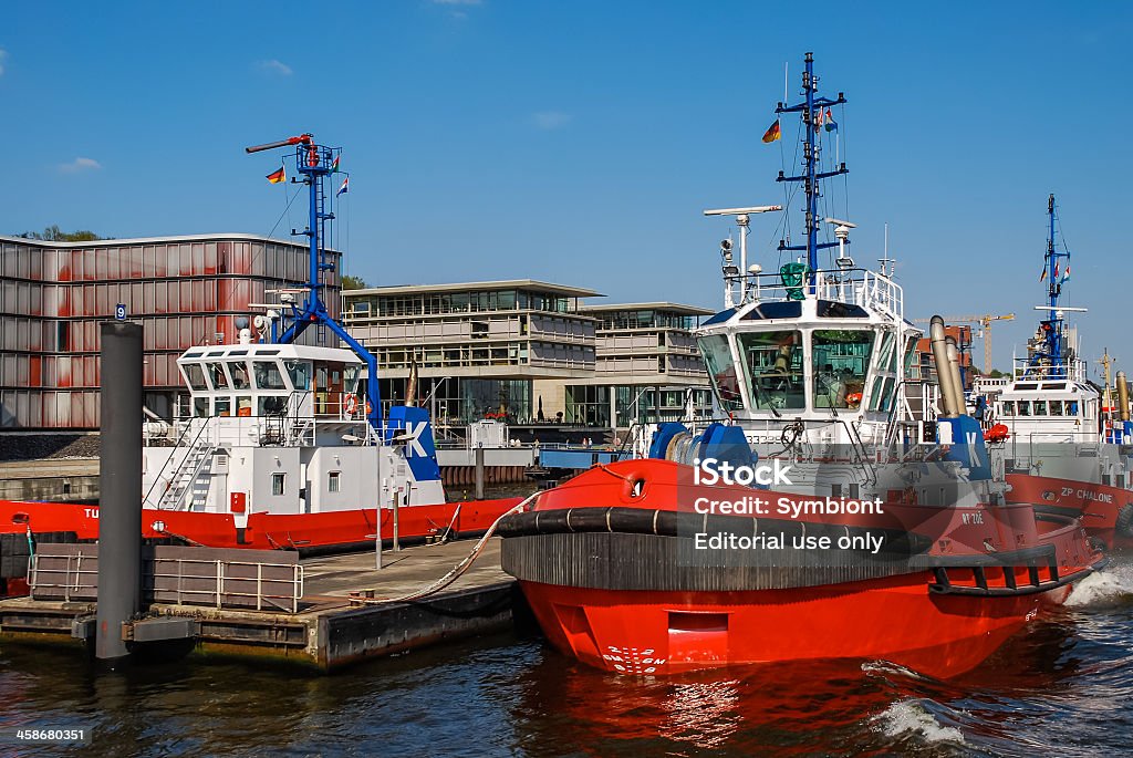 Tugboats en el puerto de Hamburgo - Foto de stock de Agua libre de derechos