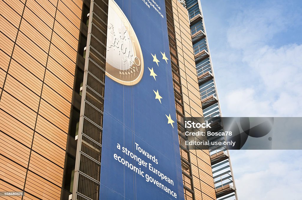 Рекламы на Здание Еврокомиссии фасад здания, Брюссель - Стоковые фото Внешний вид здания роялти-фри