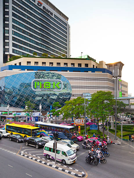 mbk center, pathum wan, banguecoque - mbk imagens e fotografias de stock