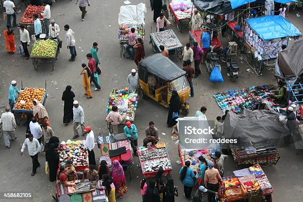 Foto de Indian Mercado De Rua e mais fotos de stock de Adulto - Adulto, Barraca de Mercado, Comprar