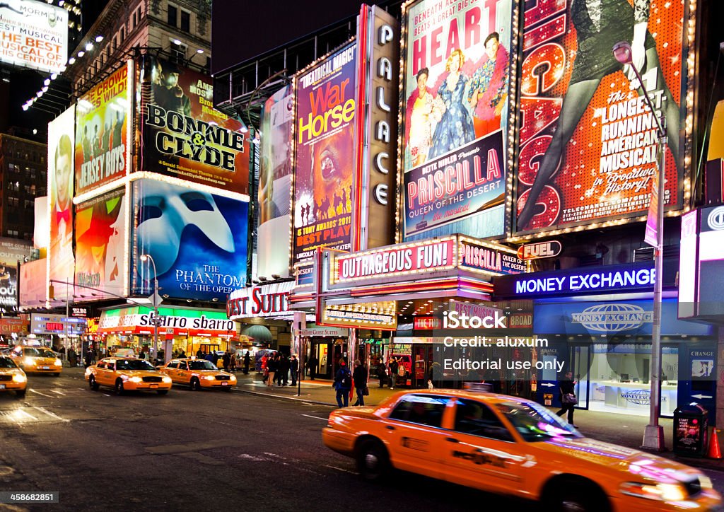 Times Square New York City - Foto stock royalty-free di Affollato