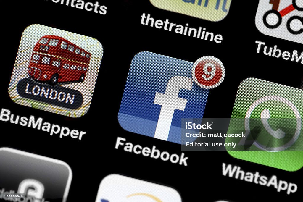 Apple iPhone 4 Facebook - 로열티 프리 0명 스톡 사진