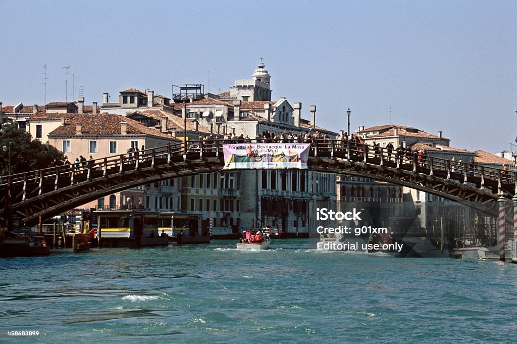 Il Ponte dell'Accademia a Venezia - Foto stock royalty-free di Acqua