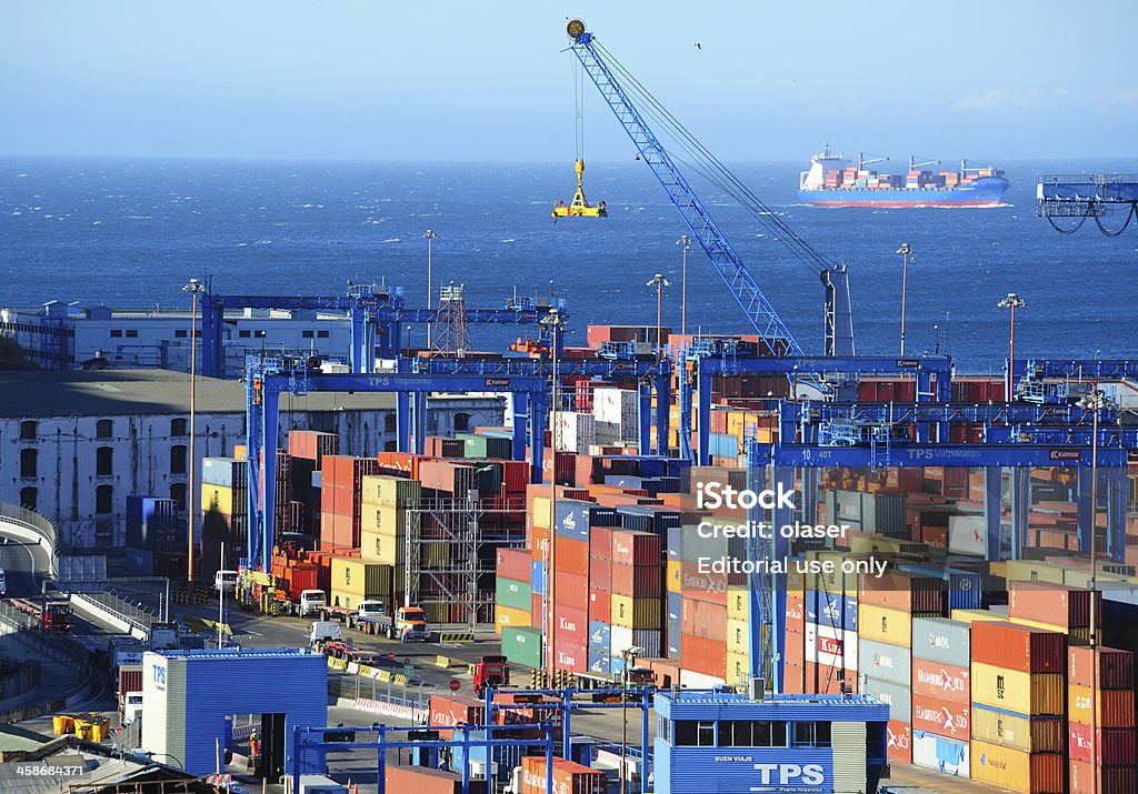 Container für Versand, cargo Schiff im Hintergrund - Lizenzfrei Fracht Stock-Foto