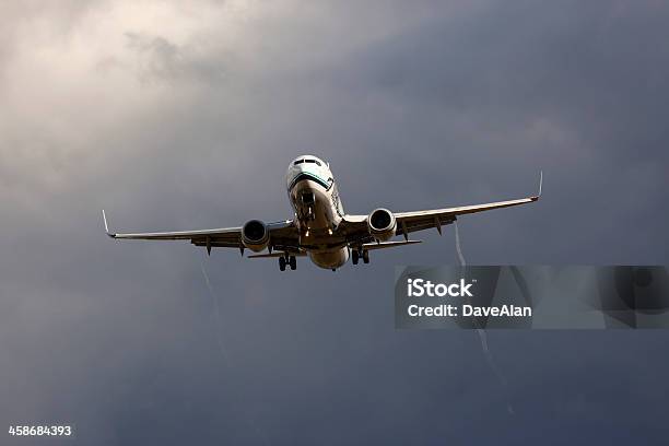 Boeing 737 Alasca - Fotografias de stock e mais imagens de Alaska Airlines - Alaska Airlines, Aterrar, Avião Comercial