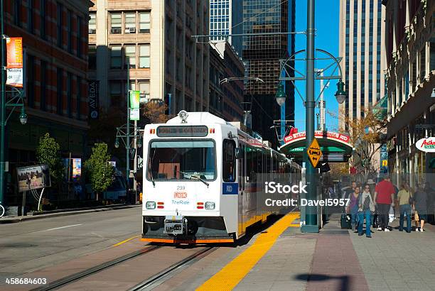 Rtd Monotrilho Trem Na Estação Do Centro Da Cidade De Denver - Fotografias de stock e mais imagens de Veículo Leve Sobre Trilhos