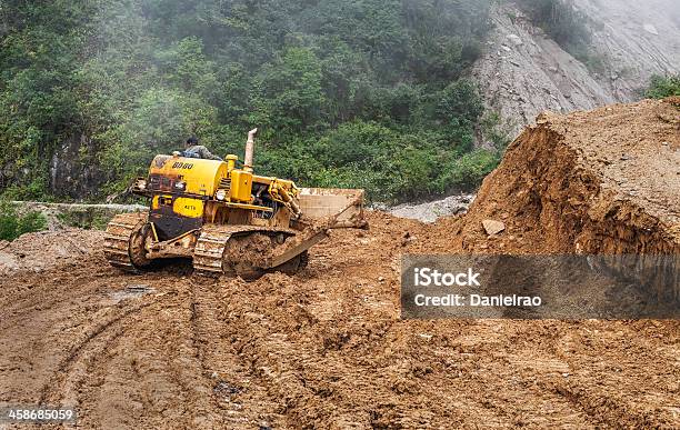 Compensación La Carretera Principal Hasta De Tawang Arunachal Pradesh India Foto de stock y más banco de imágenes de Deslizamiento de tierras