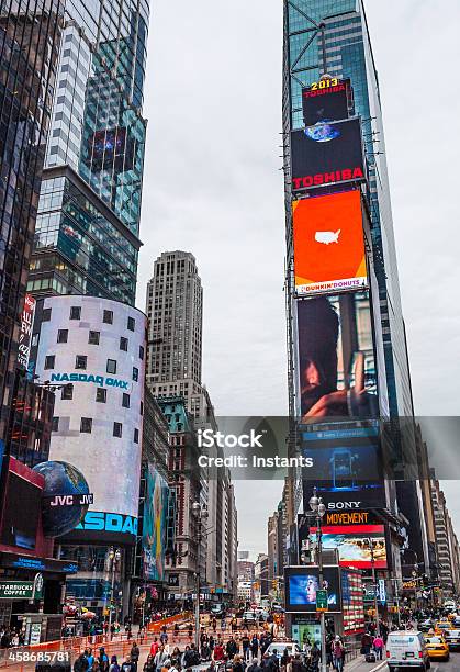 Times Square Stockfoto und mehr Bilder von NASDAQ - NASDAQ, Times Square - Manhattan, Außenaufnahme von Gebäuden