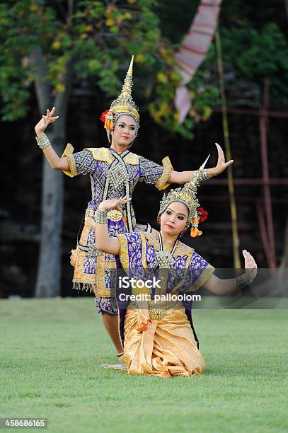 Danza Thailandese - Fotografie stock e altre immagini di Adulto - Adulto, Arte, Cultura e Spettacolo, Artigianato