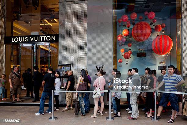 Louis Vuitton Comprar Em Hong Kong - Fotografias de stock e mais imagens de Ao Ar Livre - Ao Ar Livre, Beleza, Boutique