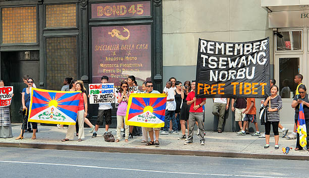 free tibet - protest editorial people travel locations fotografías e imágenes de stock