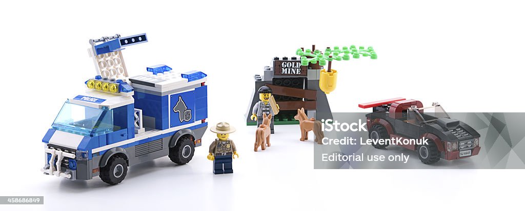 måske patologisk forsigtigt Lego Forest Police Stock Photo - Download Image Now - Lego, Animal, Mine -  iStock