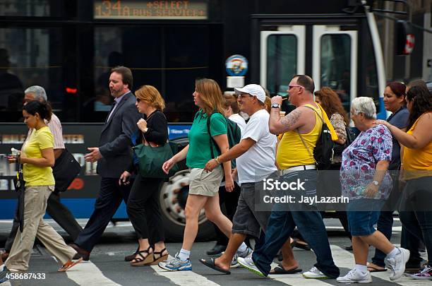 Nyc Kreuzungen Fußgänger 7th Ave W34th Street Midtown Manhattan Stockfoto und mehr Bilder von 34th Street