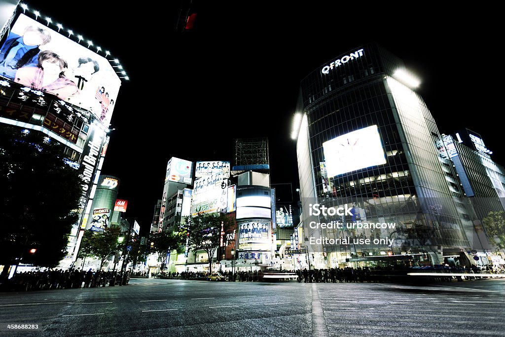 Attente au Carrefour de Shibuya - Photo de Adulte libre de droits