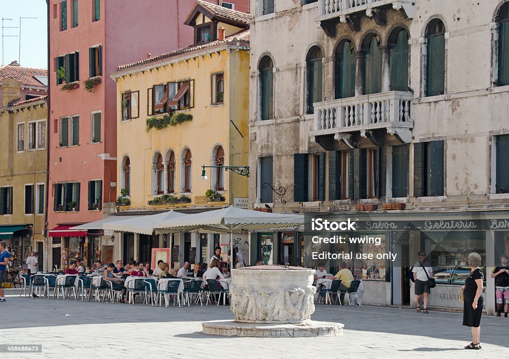 Turistas em Veneza Gelateria - Royalty-free Adulação Foto de stock