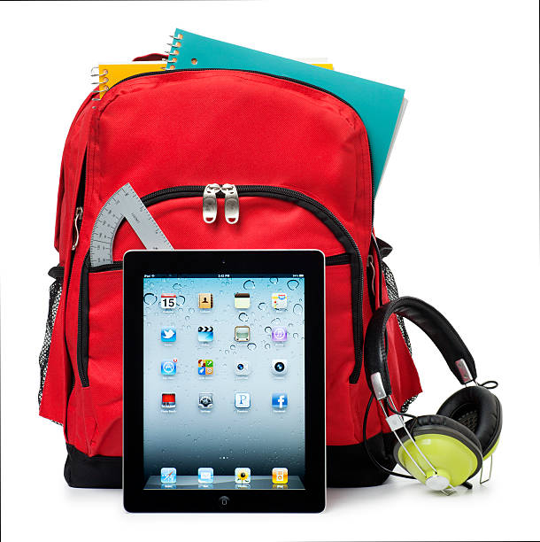 apple ipad 백색, 학교 배낭 - ipad ipad 2 editorial digital tablet 뉴스 사진 이미지