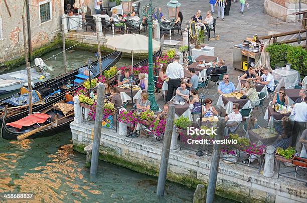 Restaurante De Veneza - zdjęcia stockowe i więcej obrazów Bar - Lokal gastronomiczny - Bar - Lokal gastronomiczny, Dzielnica nadbrzeżna, Edytorski