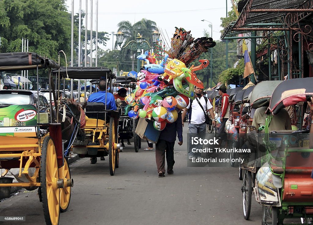 Мобильный магазин леди в Jogyakarta Индонезия - Стоковые фото Азиатская культура роялти-фри