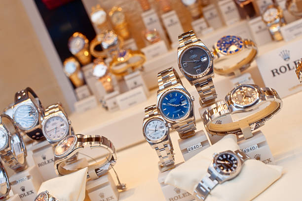 rolex vitrine - brand name photos et images de collection