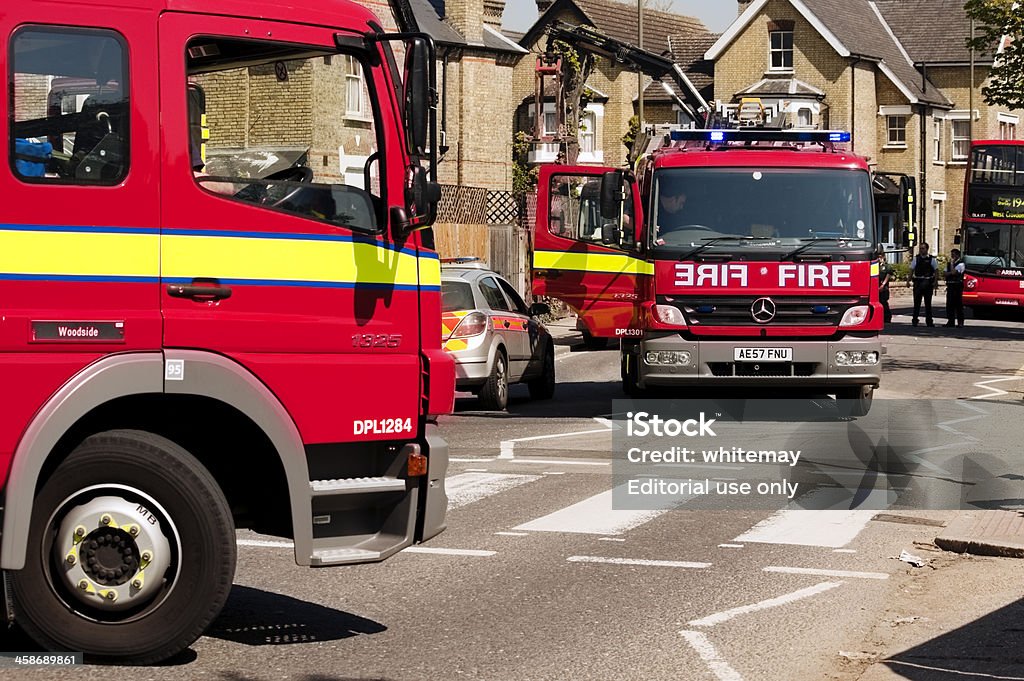 軽度道路交通事故のロンドン郊外 - イギリスのロイヤリティフリーストックフォト