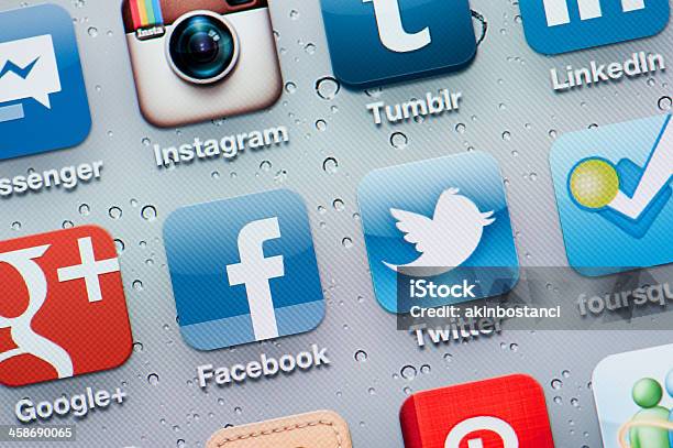 Le Applicazioni Per I Social Media Su Iphone - Fotografie stock e altre immagini di Apple Computers - Apple Computers, Applicazione mobile, Big Tech