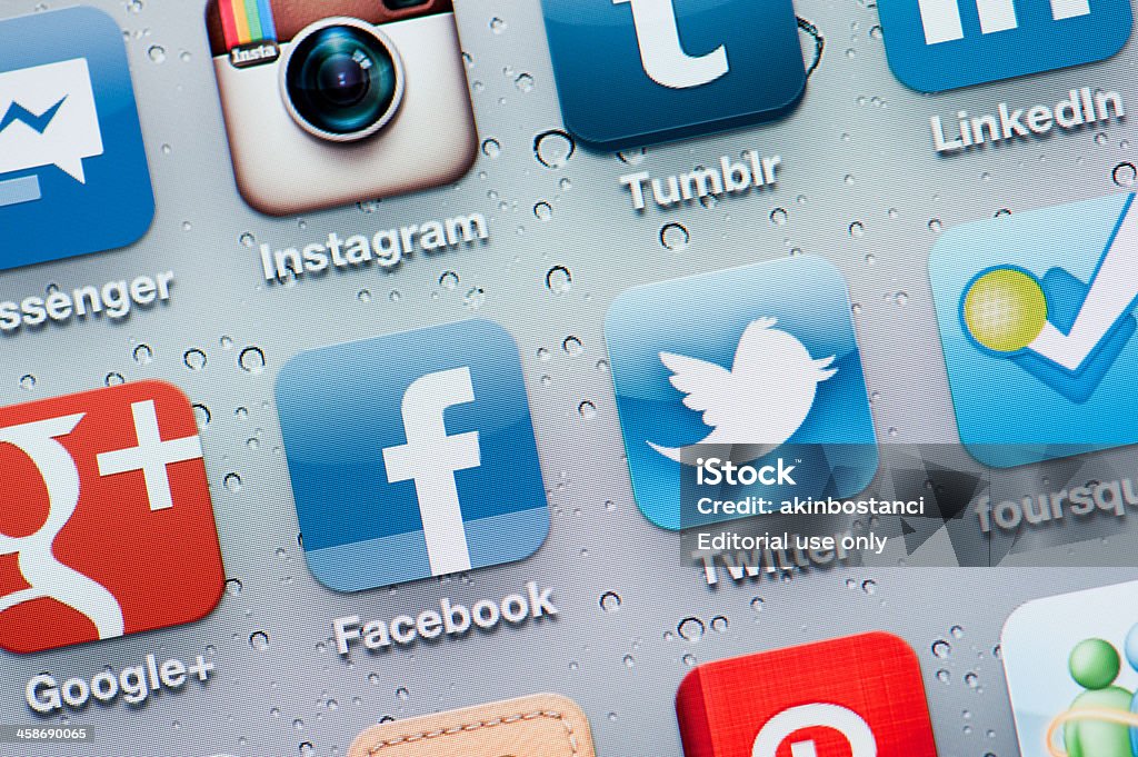 Aplicações de redes sociais no Iphone - Royalty-free Aplicação móvel Foto de stock
