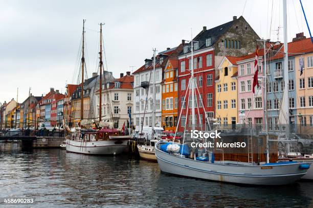 Nyhavn Kanal In Copehagen Stockfoto und mehr Bilder von Anlegestelle - Anlegestelle, Außenaufnahme von Gebäuden, Bauwerk