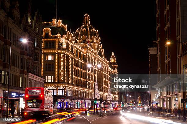 Kaufhaus Harrods Bei Nacht Knightsbridge London Stockfoto und mehr Bilder von Harrods - Harrods, London - England, Weihnachten