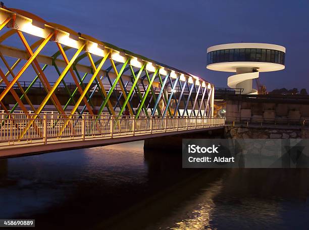 Niemeyer 정보관리소 브론 0명에 대한 스톡 사진 및 기타 이미지 - 0명, 강, 강어귀