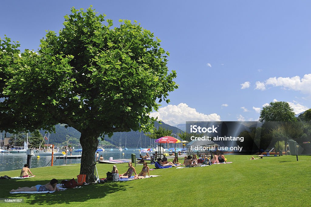 Waterfront Park nel Spiez - Foto stock royalty-free di Acqua