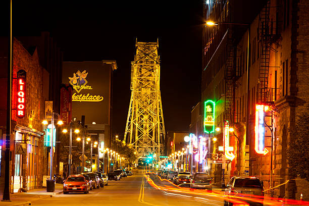 duluth życie nocne - vertical lift bridge zdjęcia i obrazy z banku zdjęć