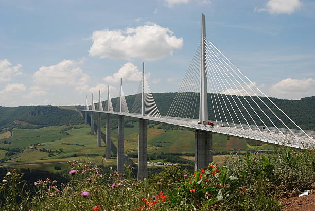 Ponte Millau no sul da França - foto de acervo