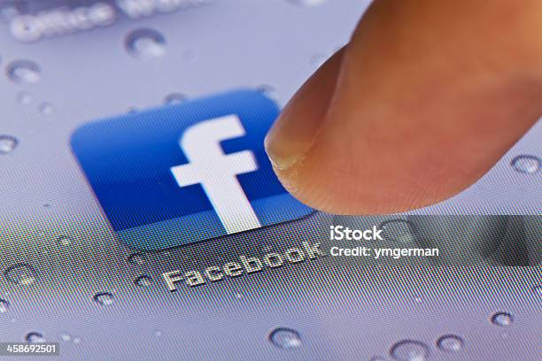 Macro Immagine Di Corsa Facebook App Per Ipad - Fotografie stock e altre immagini di Monitor - Monitor, Schermo, Social network