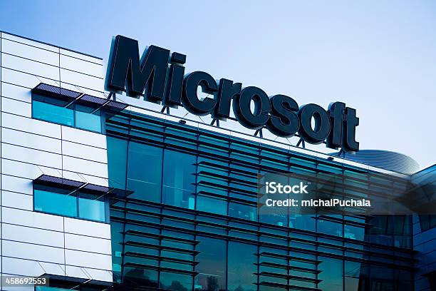 Logo Microsoft - Fotografie stock e altre immagini di Attrezzatura informatica - Attrezzatura informatica, Blu, Cielo